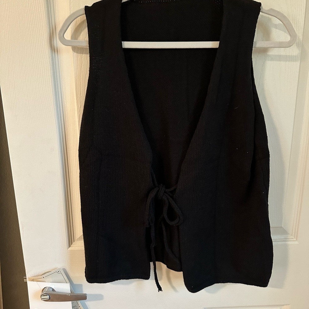 Source Unknown Black Sleeveless Knit Tie-Front Vest